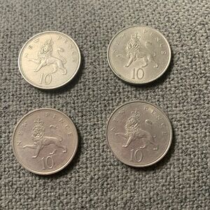 English coin 10 pence 2(1969) 1(1968) 1 (1975)
Four coins total
